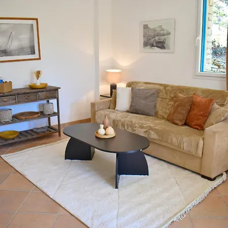 Casa Pozzu, 3 Bedrooms, Private Beach, ボニファシオ