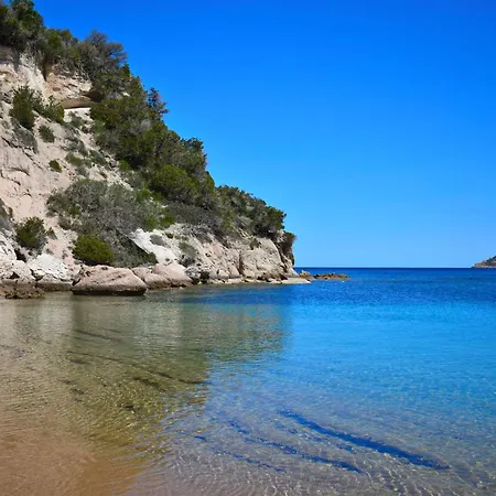 Casa Pozzu, 3 Bedrooms, Private Beach,